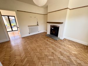 Lounge- click for photo gallery